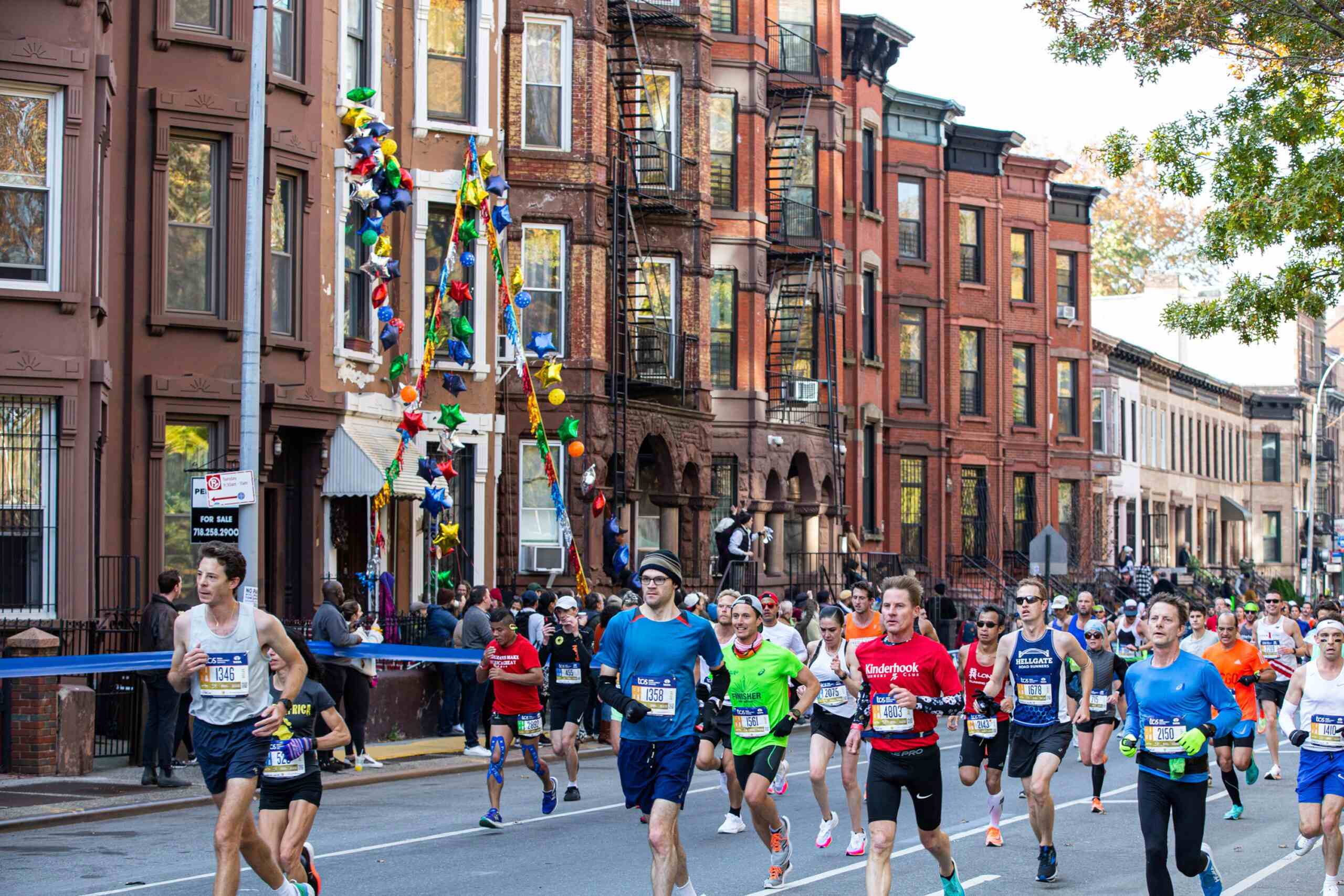NEW YORK, NY – NOVEMBER 7: The 2021 TCS New York City Marathon is held on November 7, 2021. The course goes through all five boroughs of New York City, starting in Staten Island and ending in Central Park.  This year marks the 50th running of the marathon. The course on Lafayette Avenue in Brooklyn. (Photo by Lou Bopp for NYRR)